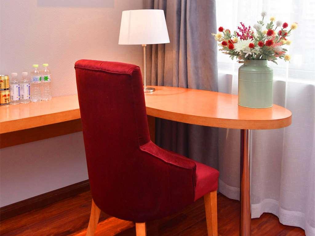 Ibis Chongqing Airport Hotel Eksteriør billede